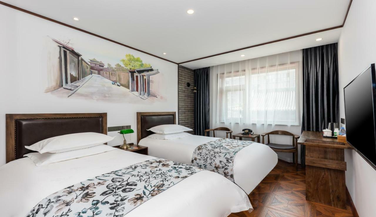 Nostalgia Hotel Near Prince Gong'S Mansion- Beihai Park, Tian'Anmen Square, Nanluoguxiang Hutong, Huguosi Hutong Snack Street, 5 Minutes Walk Away From Ping'Anli Subway Station, Free Ice Cream And Laundry Service,English Communication Well Pequim Exterior foto