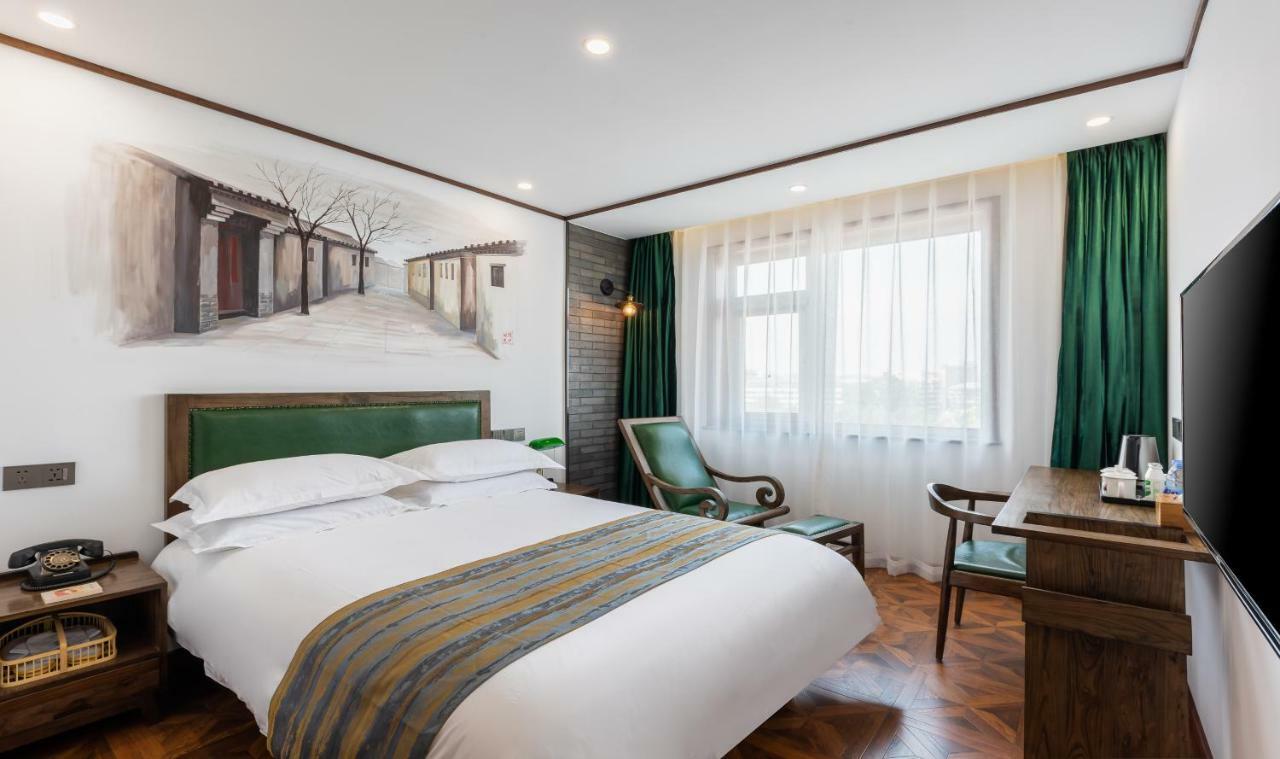 Nostalgia Hotel Near Prince Gong'S Mansion- Beihai Park, Tian'Anmen Square, Nanluoguxiang Hutong, Huguosi Hutong Snack Street, 5 Minutes Walk Away From Ping'Anli Subway Station, Free Ice Cream And Laundry Service,English Communication Well Pequim Exterior foto